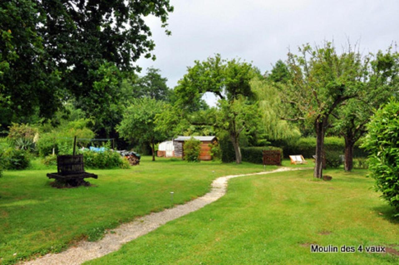 Gite Le Moulin Des 4 Vaux Saint-Étienne-la-Thillaye Exteriér fotografie